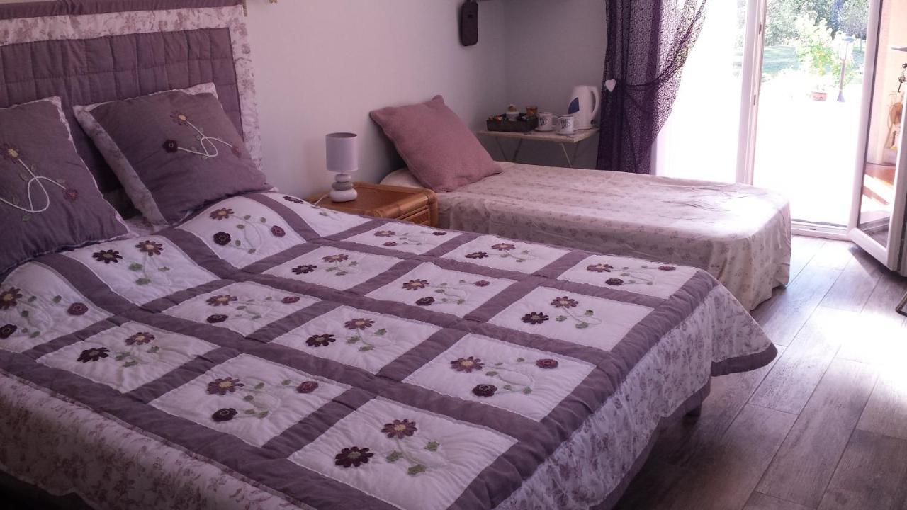 Le Jardin Des Selves Bed & Breakfast Draguignan Exterior photo